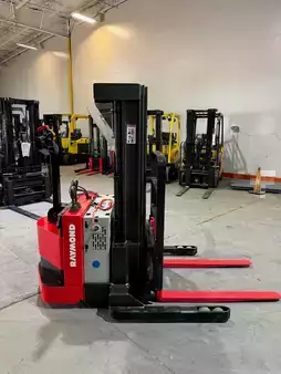 Montacargas Eléctrico (4 ruedas) 2016  Raymond rss40 (1)