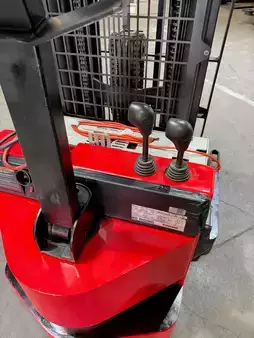 Montacargas Eléctrico (4 ruedas) 2016  Raymond rss40 (7)