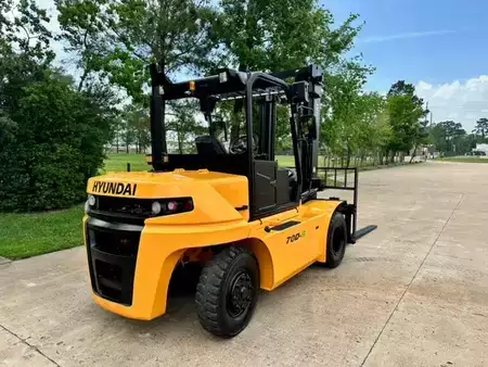 Diesel Forklifts 2016  Hyundai 70d-9 (6)