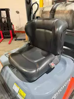Propane Forklifts 2012  Toyota  (7)