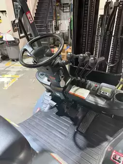 Propane Forklifts 2012  Toyota  (8)