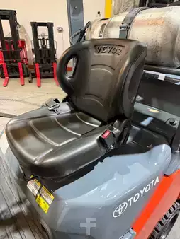 Propane Forklifts 2022  Toyota 8fgcu30 (8)