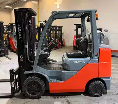 Propane Forklifts 2022  Toyota 8fgcu30 (1)