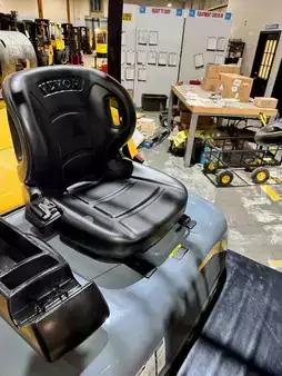 Propane Forklifts 2014  CAT Lift Trucks p11000 (7)