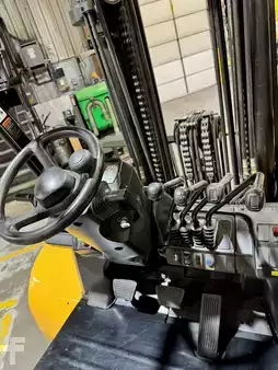 Propane Forklifts 2014  CAT Lift Trucks p11000 (8)