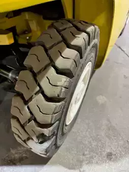 Propane Forklifts 2023  Yale  (11)