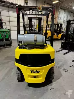 Propane Forklifts 2023  Yale  (2)