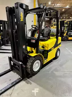 Propane Forklifts 2023  Yale  (3)