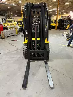 Propane Forklifts 2023  Yale  (4)