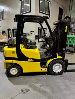 Propane Forklifts 2023  Yale  (6)