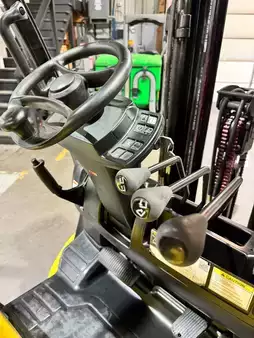 Propane Forklifts 2023  Yale  (8)