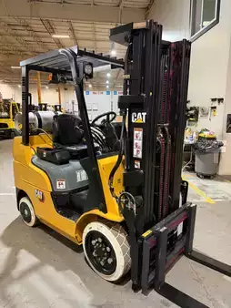 Propane Forklifts 2023  CAT Lift Trucks fgc25n (4)