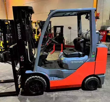 Propane Forklifts 2016  Toyota 8fgcu30 (1)
