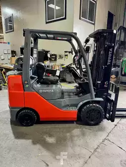 Propane Forklifts 2016  Toyota 8fgcu30 (1)