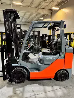 Propane Forklifts 2022  Toyota 8fgcu30 (1)