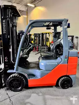 Propane Forklifts 2022  Toyota 8fgcu30 (1)