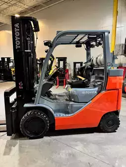 Montacargas GLP 2022  Toyota 8fgc35u-bcs (1)