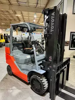 Montacargas GLP 2022  Toyota 8fgc35u-bcs (2)