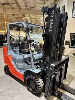 Montacargas GLP 2022  Toyota 8fgc35u-bcs (6)