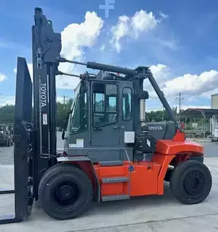 Montacargas diésel 2021  Toyota thd2200-24 (1)