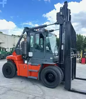 Montacargas diésel 2021  Toyota thd2200-24 (3)