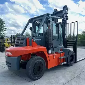 Montacargas diésel 2021  Toyota thd2200-24 (4)