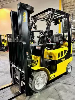 Propane Forklifts 2021  Yale glc050vxn (4)
