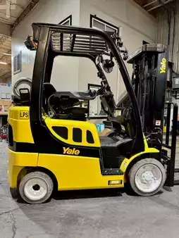 Propane Forklifts 2021  Yale glc050vxn (5)