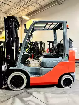 Montacargas GLP 2020  Toyota  (1)
