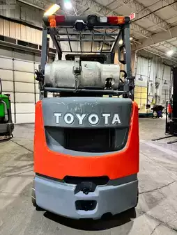 Montacargas GLP 2020  Toyota  (3)