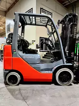 Montacargas GLP 2020  Toyota  (5)