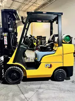 Montacargas GLP 2023  CAT Lift Trucks fgc30n4 (1)