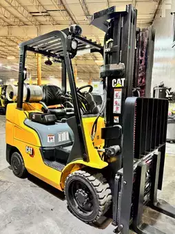 Montacargas GLP 2023  CAT Lift Trucks fgc30n4 (2)