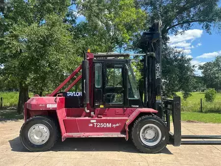 Montacargas diésel 2003  Taylor t250m (1)