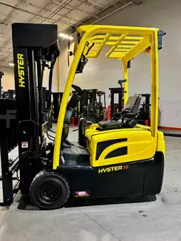 Montacargas Eléctrico (4 ruedas) 2021  Hyster j30xnt (1)