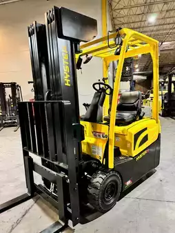 Montacargas Eléctrico (4 ruedas) 2021  Hyster j30xnt (8)