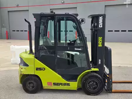 Diesel Forklifts 2022  Clark c25d (1)