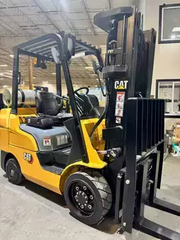 Propane Forklifts 2021  CAT Lift Trucks fgc30n4 (2)