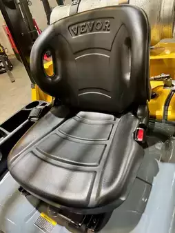 Propane Forklifts 2021  CAT Lift Trucks fgc30n4 (8)