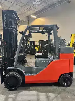 Montacargas GLP 2020  Toyota 8fgc55u (4)