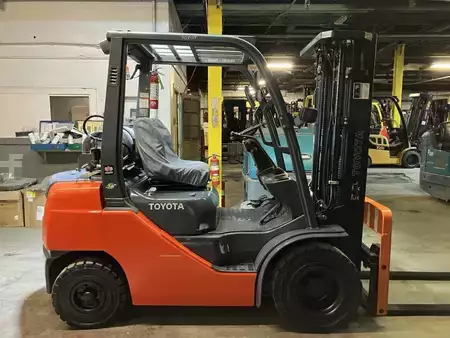 Propane Forklifts 2021  Toyota 8fgu25 (1)