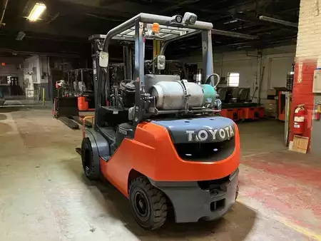 Propane Forklifts 2021  Toyota 8fgu25 (4)