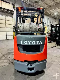 Montacargas GLP 2017  Toyota 8fgcu32 (5)