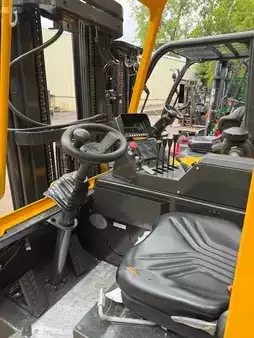 Propane Forklifts 2018  Combilift cb6000 (3)
