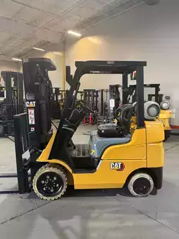 Propane Forklifts 2021  CAT Lift Trucks fgc25n (1)