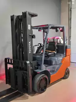 Montacargas GLP 2022  Toyota 8fgc35u-bcs (4)