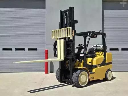 Propane Forklifts 2019  Yale glc155vx (10)