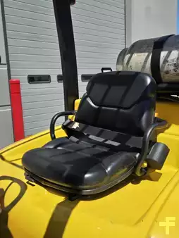 Propane Forklifts 2019  Yale glc155vx (3)