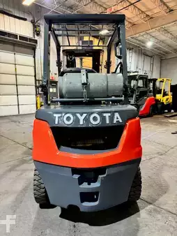 Montacargas GLP 2023  Toyota 8fgu25 (6)