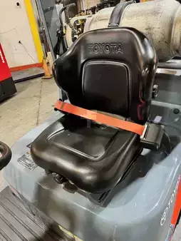 Montacargas GLP 2022  Toyota 8fgcu30 (7)